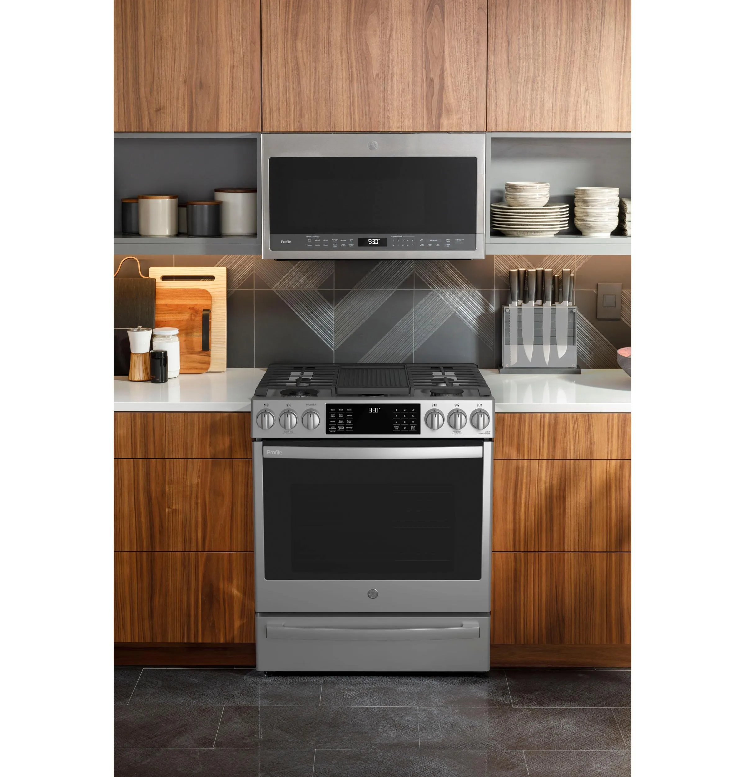 PGS930YPFS GE Profile™ 30" Smart Slide-In Front-Control Gas Fingerprint Resistant Range with No Preheat Air Fry